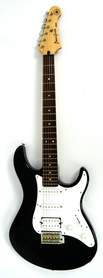 Yamaha Pacyfica 012 Black Gitara Elektryczna
