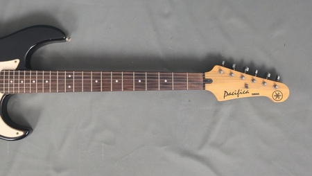 Yamaha Pacyfica 012 Black Gitara Elektryczna