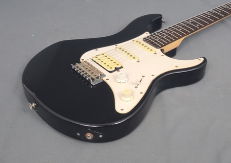 Yamaha Pacyfica 012 Black Gitara Elektryczna