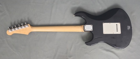 Yamaha Pacyfica 012 Black Gitara Elektryczna